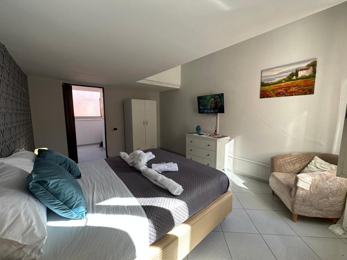 Apartament Scugnizzella Holiday House Neapol Zewnętrze zdjęcie